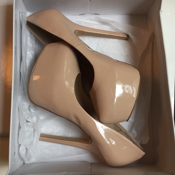 Steve Madden Fawn Patent Leather tan shoes - Picture 6 of 6